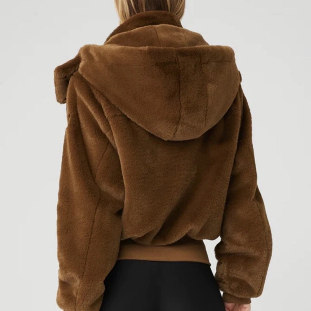 NWT Alo yoga Foxy Fur Expresso Brown  jacket  Size medium Limited Edition - Picture 3 of 9